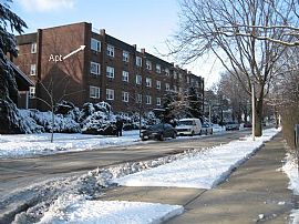 Great 2bd/2ba apt Heat-Water Includ in Oak Park, IL (Photo 6 of 6)