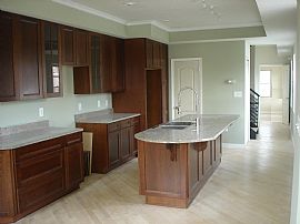 Townhouse for Rent in the Canton Area in Baltimore, MD (Photo 2 of 4)