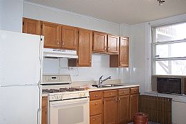 Townhouse for Rent in Brewer's Hill in Baltimore, MD (Photo 4 of 4)