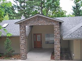 Luxurious ranch stile home in LO  in Lake Oswego, OR (Photo 2 of 6)