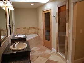 Luxurious ranch stile home in LO  in Lake Oswego, OR