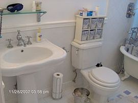 Quaint 1950s beach cottage in the hills  in Montrose, CA (Photo 6 of 6)