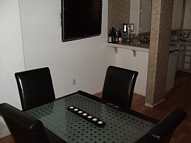 Modern Townhome 1/2 mi to Beach in Huntington Beach, CA (Photo 4 of 6)