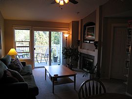 Spacious 2 Bed/ 2 Bath Condo W/ Garage! in Bothell, WA