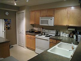 Spacious 2 Bed/ 2 Bath Condo W/ Garage! in Bothell, WA (Photo 3 of 6)