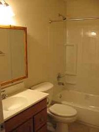 Newly Renovated Duplex-Upper Level in Saint Paul, MN (Photo 4 of 6)