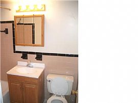 Spacious 2 Bedroom Condo-Near Fed. Ctr. in Suitland, MD (Photo 2 of 4)