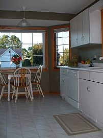 Furnished Home in Oakdale, MN (Photo 6 of 6)