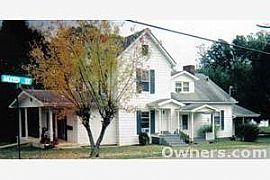 Great deal on 6 unit Apart  complex ETSU in Johnson City, TN