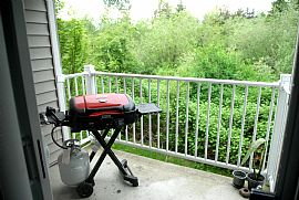 Beautiful 3BD/2BA Condo w/ Garage in Bothell, WA (Photo 3 of 5)