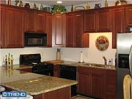 Luxurious 3 br/ 2.5 bath Townhouse with car garage in Newtown Square, PA