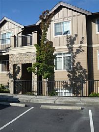 Lovely 2 bed 2 bath CONDO in Bothell, WA (Photo 1 of 6)