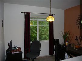 Lovely 2 bed 2 bath CONDO in Bothell, WA (Photo 4 of 6)