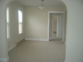 Spacious and Bright Duplex in Everett, WA (Photo 3 of 3)