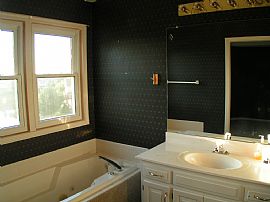 Town home on a lake in Kansas City, MO (Photo 5 of 6)