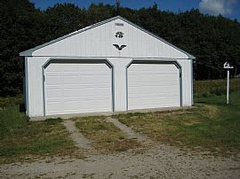 Well kept 3BR, 2Bath w/ 2 car garage in Orland, ME (Photo 2 of 2)