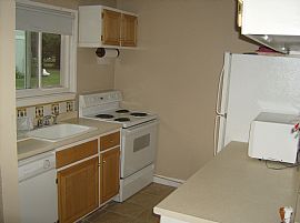 1200 Sq ft 3 Bedroom Townhouse for Rent in East Granby, CT (Photo 2 of 6)