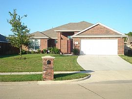 3 Bedroom, 2 Bath, Study, & GREAT Yard in Little Elm, TX