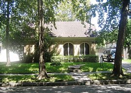 Short lease for gorgeous 2/1 in Southamp in Houston, TX