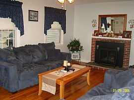 2 Bedroom Rental In Riverside RI in Riverside, RI (Photo 2 of 6)