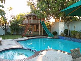 Sunny 4bdrm Santa Monica home w/pool in Santa Monica, CA (Photo 1 of 6)