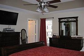 Spacious Townhouse for Rent in Charlotte, NC (Photo 3 of 6)