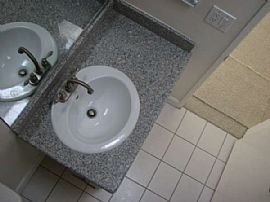 FANTISTIC 1 BR 1BA- NEWLY UPGRADED in Los Angeles, CA (Photo 2 of 6)