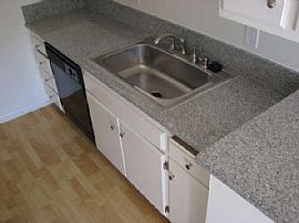 FANTISTIC 1 BR 1BA- NEWLY UPGRADED in Los Angeles, CA (Photo 4 of 6)