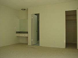 FANTISTIC 1 BR 1BA- NEWLY UPGRADED in Los Angeles, CA (Photo 5 of 6)