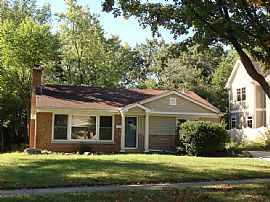 Charming Ranch Close to Town! in Glen Ellyn, IL