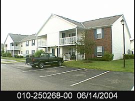 Great price for condo + garage Hilliard in Columbus, OH