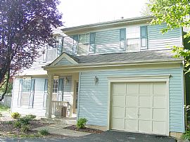 Large 4br-2 1/2 bath,private drive,shopp in Stafford, VA