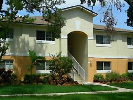 CONDO FOR RENT NOW $1200 negotiable  in Hollywood, FL (Photo 1 of 6)