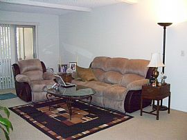 Spacious 2 Bed / 2 bath Lake Shore Condo in Valencia, CA