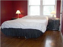 2 BEDROOM/ 2 BATH HUGE BACKYARD in Louisville, KY (Photo 4 of 6)