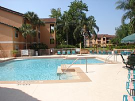 Water Views close to Disney in Kissimmee, FL (Photo 2 of 4)