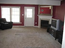 Luxury Townhome in the Villages +2700sqf in Urbana, MD (Photo 2 of 4)