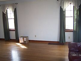 Charming 3 bedroom Single Family Home in Cleveland, OH (Photo 6 of 6)