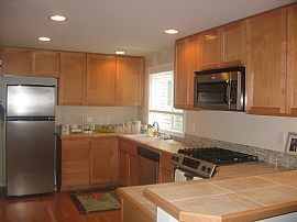 Luxury 3 Bed/2.5 Bath/3 Story Townhouse in Seattle, WA