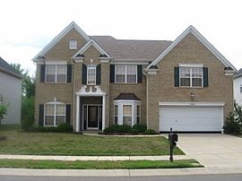 Gorgeous Home Minutes to Steele Creek  in Charlotte, NC