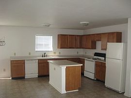 Hard to find 4 Bedroom over 3000 Sq Ft in Charlotte, NC (Photo 4 of 5)