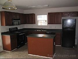 Nice home in Reid Meadows Neighborhood! in Charlotte, NC (Photo 3 of 4)