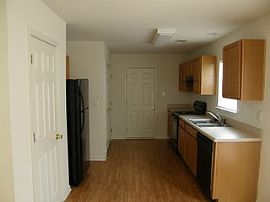 Beautiful 4 Bedroom With Plenty of Yard in Charlotte, NC (Photo 3 of 6)