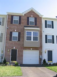 Wonderful Townhome in Martinsburg, WV (Photo 2 of 4)
