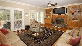 4 Bedroom, 4 Bath Minutes from SouthPark in Charlotte, NC (Photo 2 of 6)