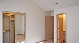 Bright and Spacious Townhomes in Blue Springs, MO