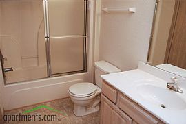 Bright and Spacious Townhomes in Blue Springs, MO (Photo 2 of 6)