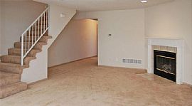 Bright and Spacious Townhomes in Blue Springs, MO (Photo 5 of 6)