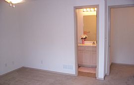 Bright and Spacious Townhomes in Blue Springs, MO (Photo 3 of 6)