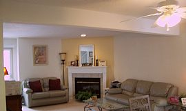 Bright and Spacious Townhomes in Blue Springs, MO (Photo 5 of 6)